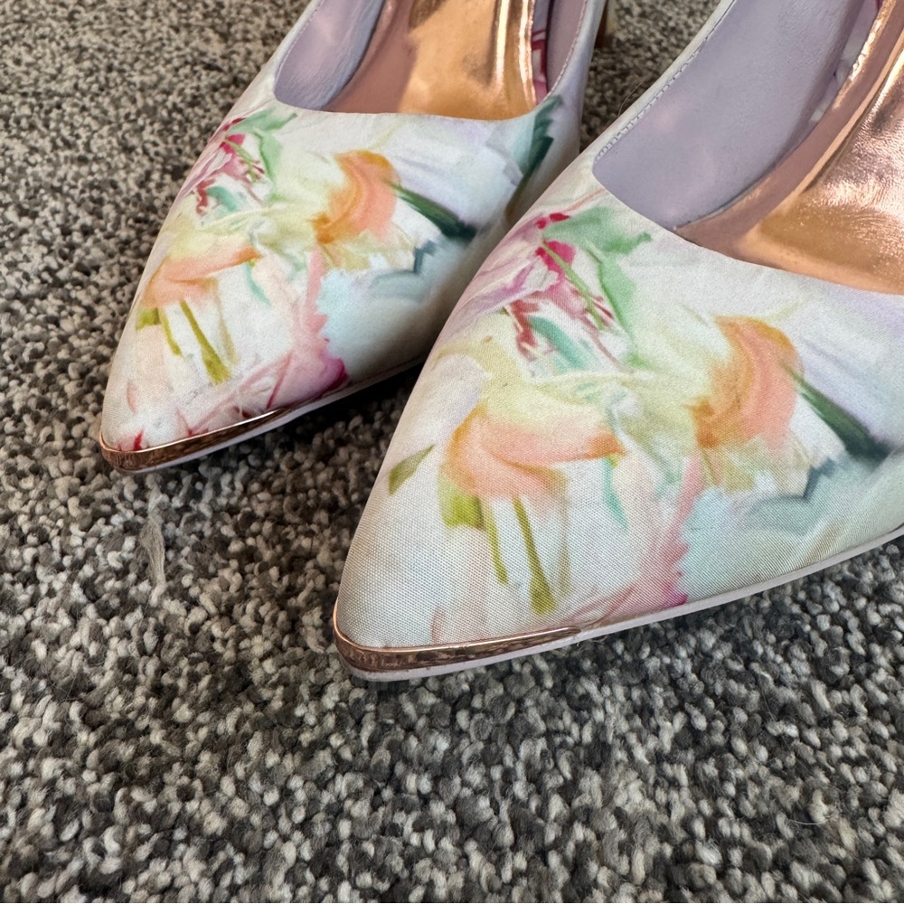 Ted Baker Vyixyn Pumps Women 39.5 US 9 EUC Floral Evening Heels Shoes Pink - Picture 9 of 10